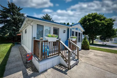 5211 Ben Franklin Drive, Lexington MI 48450 9248 photo 2