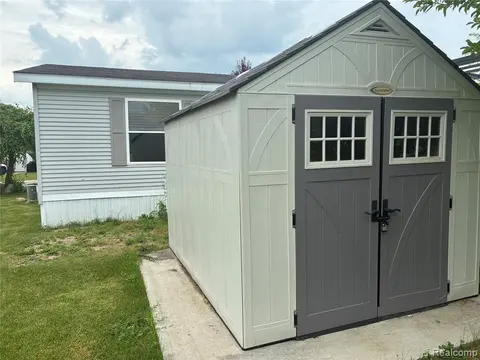 7364 Kings Court, Alma MI 48801 8725 photo 2