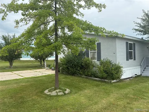 7364 Kings Court, Alma MI 48801 8725 photo 4