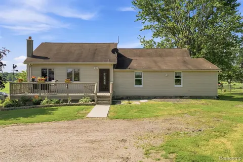 4201 Galbraith Line Road, Croswell MI 48422 8882 photo 2