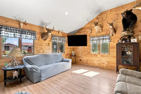 4201 Galbraith Line Road, Croswell MI 48422 8882 photo 4