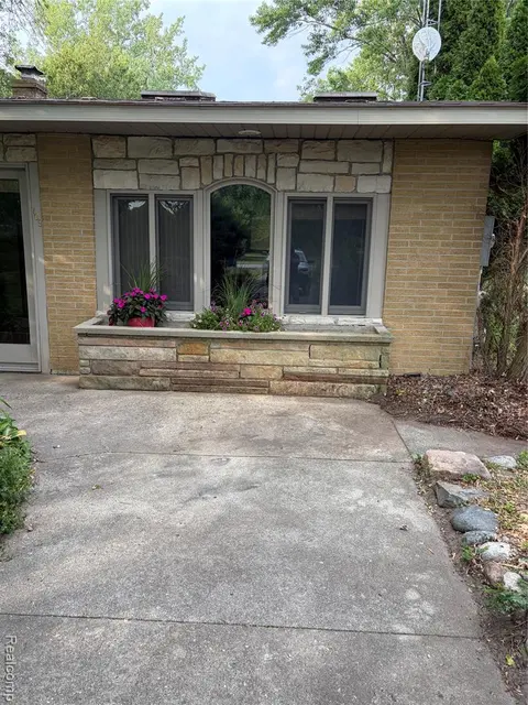 709 E Michigan Avenue, Au Gres MI 48703 9607 photo 2