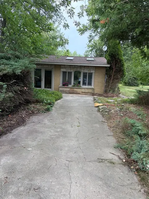709 E Michigan Avenue, Au Gres MI 48703 9607 photo 3