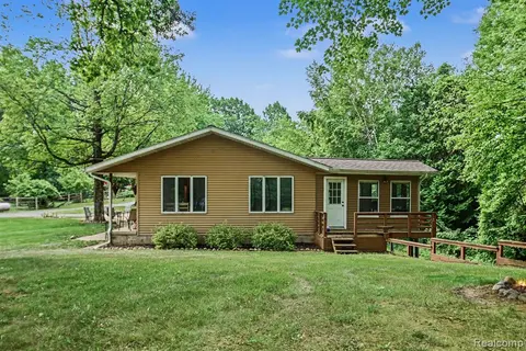 1646 Boy Scout Road, Caro MI 48723 9491 photo 2