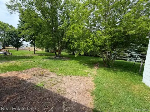 3585 Marcus Street, Deckerville MI 48427 7704 photo 3
