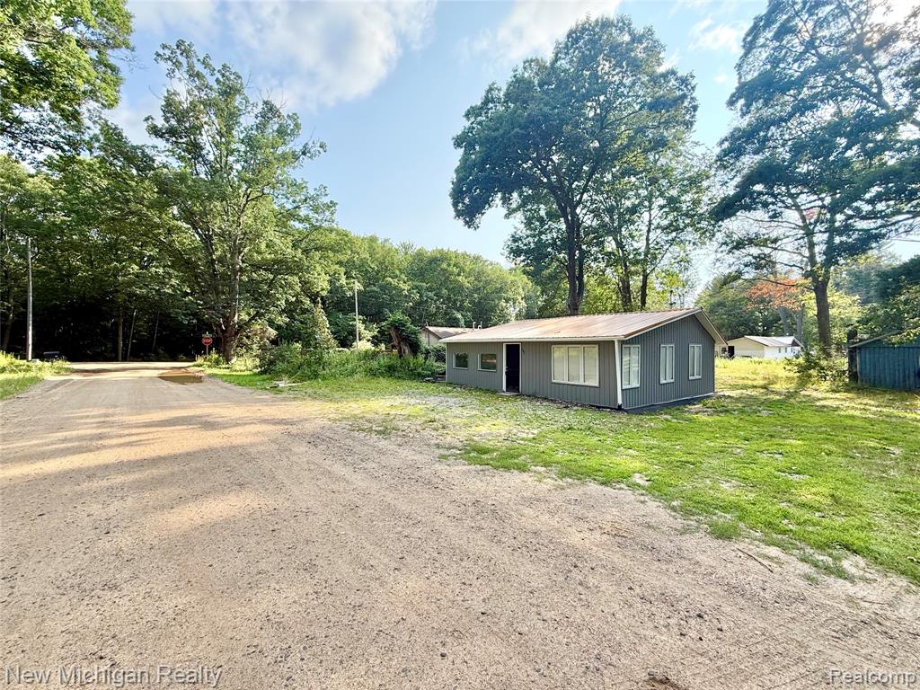 107 Hunter Drive, Lake MI 48632 9238 photo 1