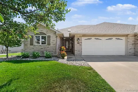 28 Millpond Trail, Saginaw MI 48603 8653 condo for sale