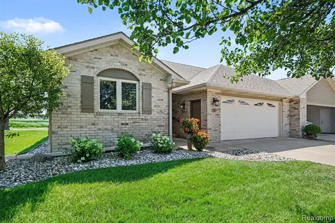 28 Millpond Trail, Saginaw MI 48603 8653 photo 2