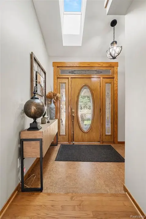 28 Millpond Trail, Saginaw MI 48603 8653 photo 3