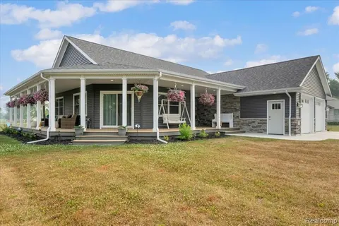 271 E Harrington Road, Croswell MI 48422 photo 2