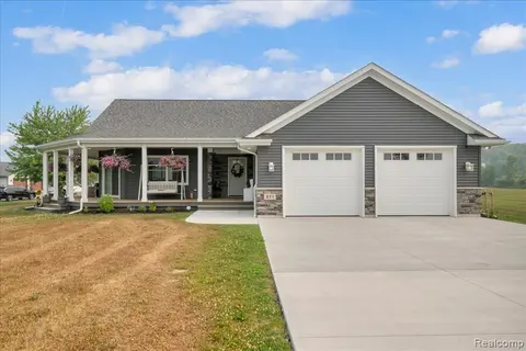 271 E Harrington Road, Croswell MI 48422 photo 3