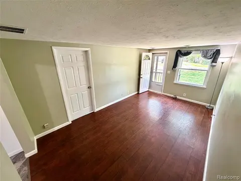 1815 Kilbourn Avenue, Owosso MI 48867 3932 photo 3