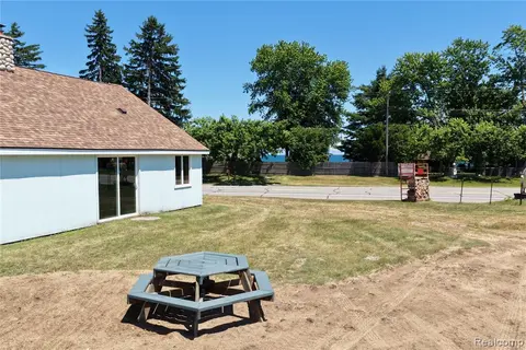 2898A Lakeshore Road, Applegate MI 48401 9628 photo 3