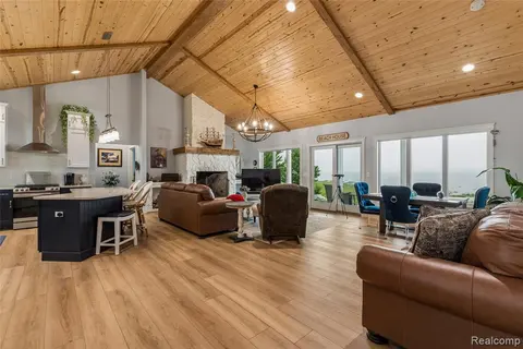 5110 Shorefront Lane, Port Hope MI 48468 9103 photo 4