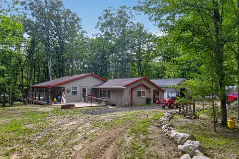 4522 Red Fox Run, Farwell MI 48622 9646 photo 5