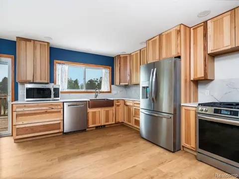 6677 Circle Drive, Harrison MI 48625 9068 photo 2