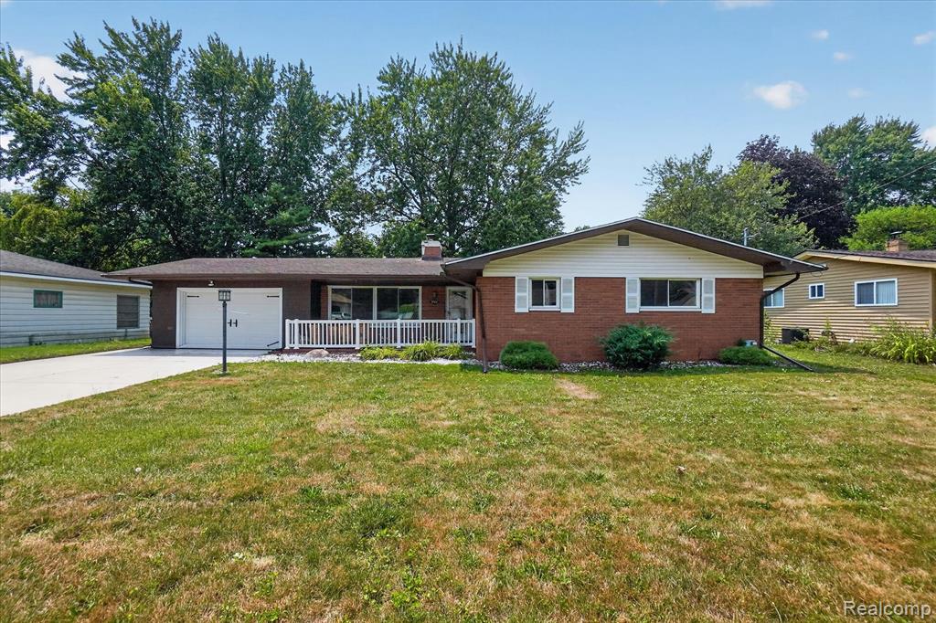 3504 Creekwood Drive, Saginaw MI 48601 5678 photo 1