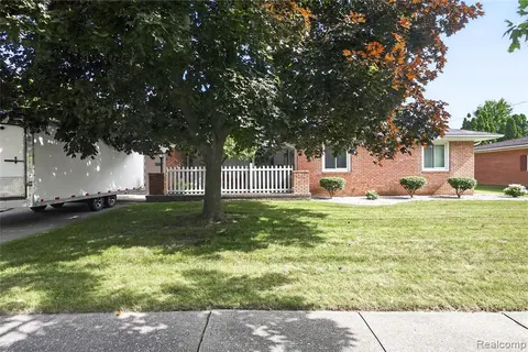 3404 Patricia Place, Saginaw MI 48602 3493 photo 4