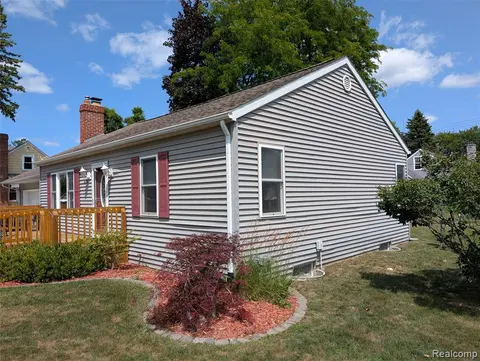 524 S Port Crescent Street, Bad Axe MI 48413 1307 photo 4