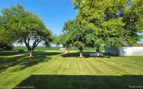6249 New Lothrop Road, New Lothrop MI 48460 9750 photo 4