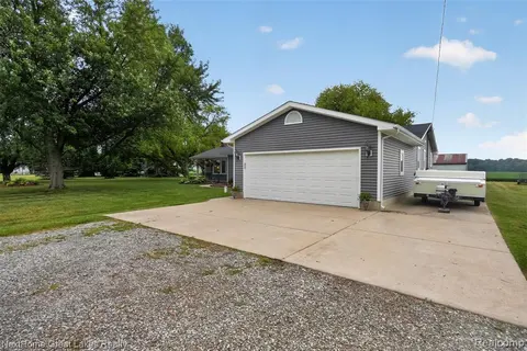 6249 New Lothrop Road, New Lothrop MI 48460 9750 photo 5