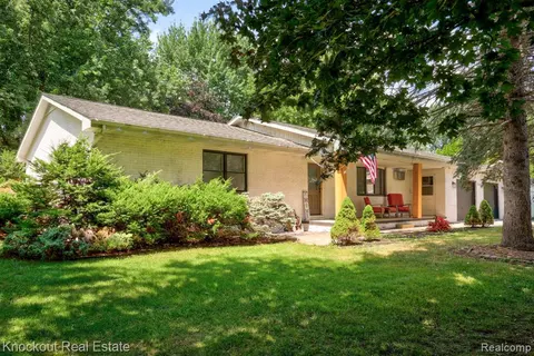 5330 Sheridan Road, Saginaw MI 48601 9357 photo 2