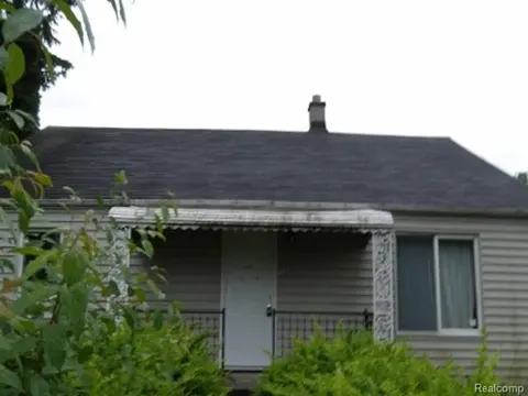 3300 Cherry Street, Saginaw MI 48601 6355 photo 2