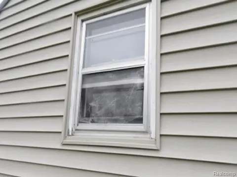 3300 Cherry Street, Saginaw MI 48601 6355 photo 3