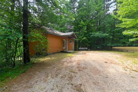 2205 Sugar Woods Trail, Gladwin MI 48624 7028 photo 3