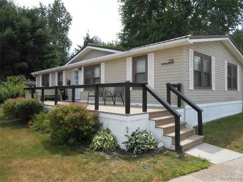 256 Shoreline, Port Sanilac MI 48469 manufactured home for sale