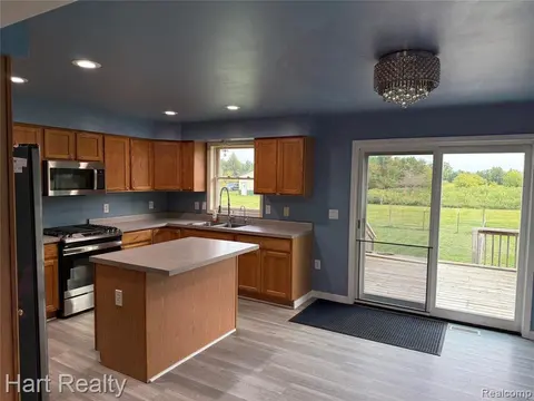 909 W Barnes Road, Fostoria MI 48435 9713 photo 2