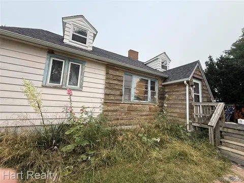 945 N Van Dyke Road, Marlette MI 48453 9771 photo 2