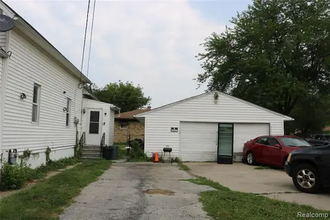 2703 Narloch Street, Saginaw MI 48601 1341 photo 3