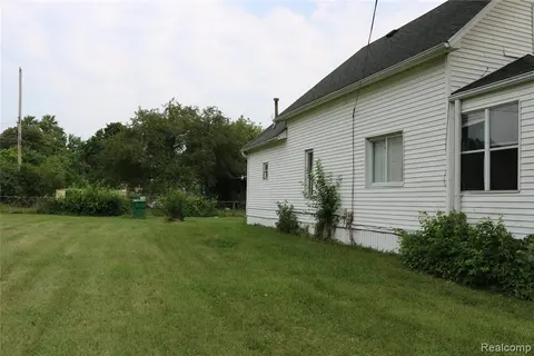 2703 Narloch Street, Saginaw MI 48601 1341 photo 5