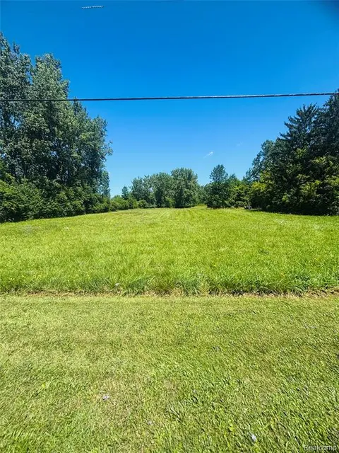 2000 Mapleridge Road, Saginaw MI 48604 photo 2