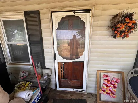 4703 N Byron Road, Corunna MI 48817 9744 photo 3