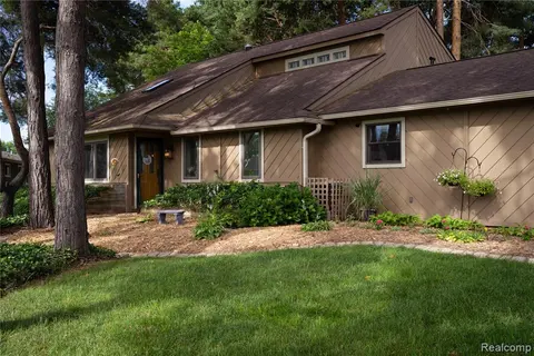 8971 Highland Drive, Freeland MI 48623 8717 photo 2