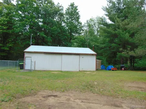 5055 Adams Road, Gladwin MI 48624 8906 photo 3