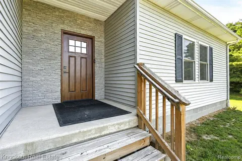 7600 Pine Grove Circle, Millington MI 48746 photo 5