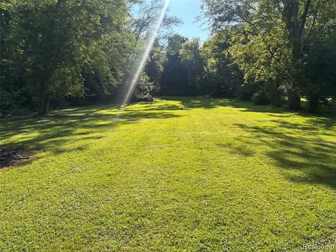 5802 Morganport Drive, Saginaw MI 48601 5928 photo 3