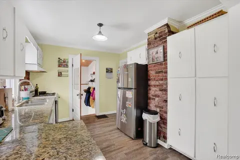 5802 Morganport Drive, Saginaw MI 48601 5928 photo 4