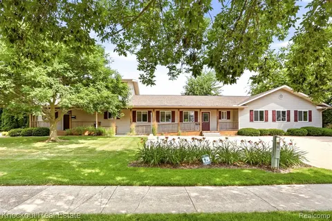 928 W Ardussi Street, Frankenmuth MI 48734 1457 photo 2