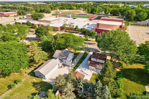 480 E Genesee Street, Frankenmuth MI 48734 1140 photo 2