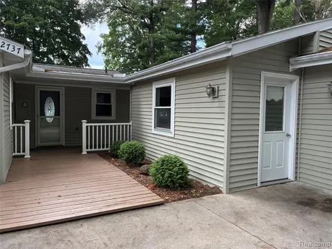 2737 N Lakeview Drive, Sanford MI 48657 9004 photo 4