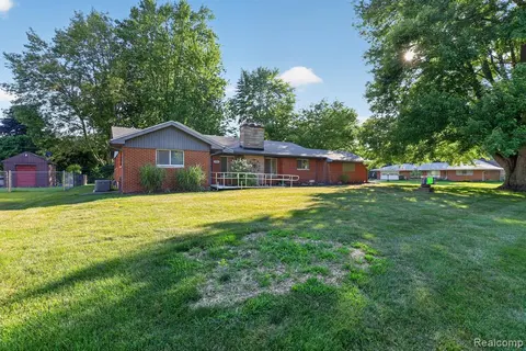 1140 Wilson Avenue, Saginaw MI 48638 5693 photo 5