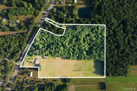2390 Lakeshore Road, Applegate MI 48401 9632 photo 2