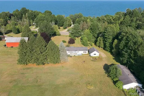 2390 Lakeshore Road, Applegate MI 48401 9632 photo 3