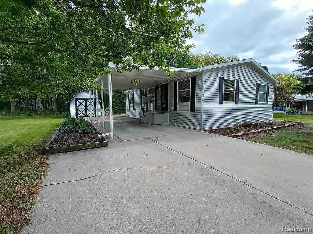11079 Armstrong, Saginaw MI 48609 photo 1