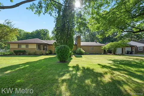 4225 Shreve Drive, Bridgeport MI 48722 9547 photo 2