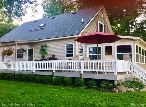 6221 Lakeview Drive, Port Hope MI 48468 9634 photo 4